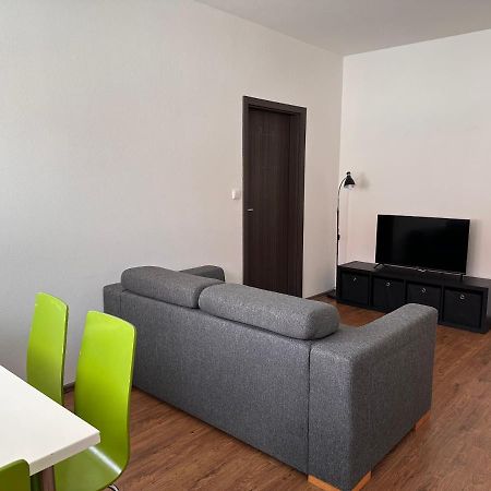 Apartman Ab Kryte Parkovani Zdarma Ceske Budejovice Buitenkant foto