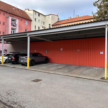Apartman Ab Kryte Parkovani Zdarma Ceske Budejovice Buitenkant foto