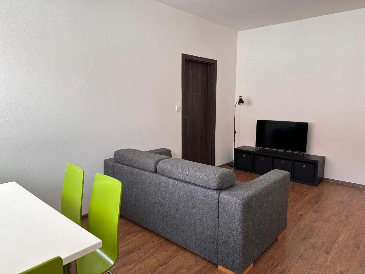 Apartman Ab Kryte Parkovani Zdarma Ceske Budejovice Buitenkant foto