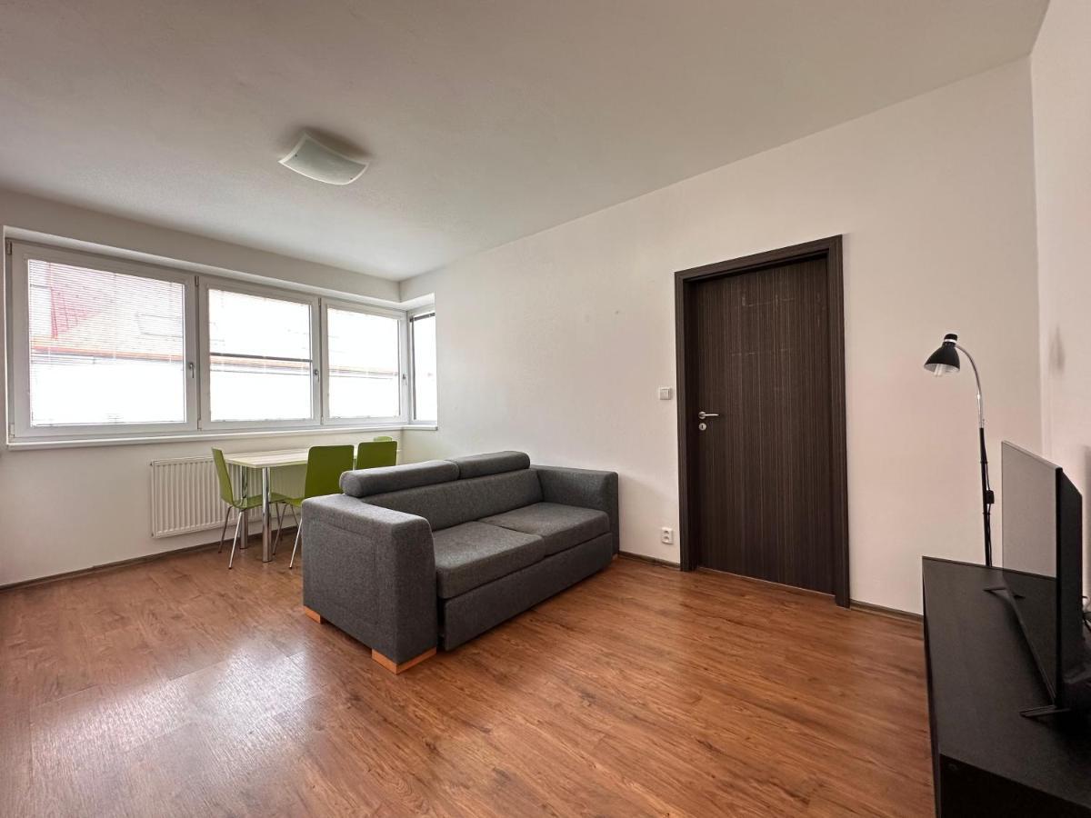 Apartman Ab Kryte Parkovani Zdarma Ceske Budejovice Buitenkant foto